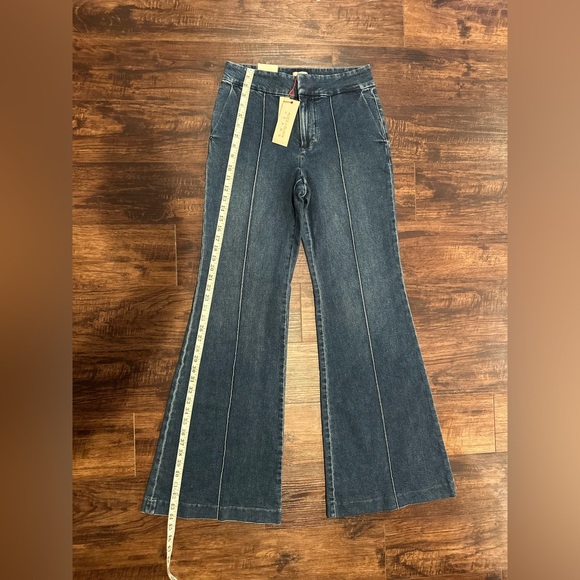 Love train Alice+olivia jeans Size: 29